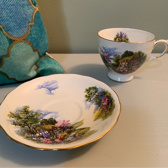 Royal Vale Country Cottage Teacup and Saucer Fine Bone China England - Picture 7 of 9